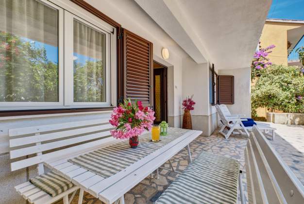 Studio Apartment Deja 3 - Terrace for 2, near Čikat - Mali Losinj, Croatia