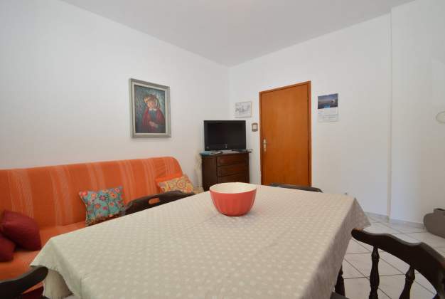 Apartment Doris 1 near the beach, perfect for 5 guests, Mali Losinj