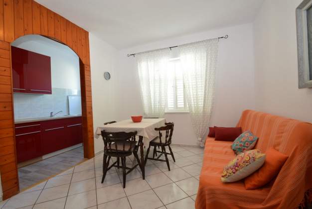 Apartment Doris 1 near the beach, perfect for 5 guests, Mali Losinj