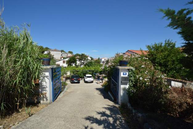 Apartment Doris 1 near the beach, perfect for 5 guests, Mali Losinj