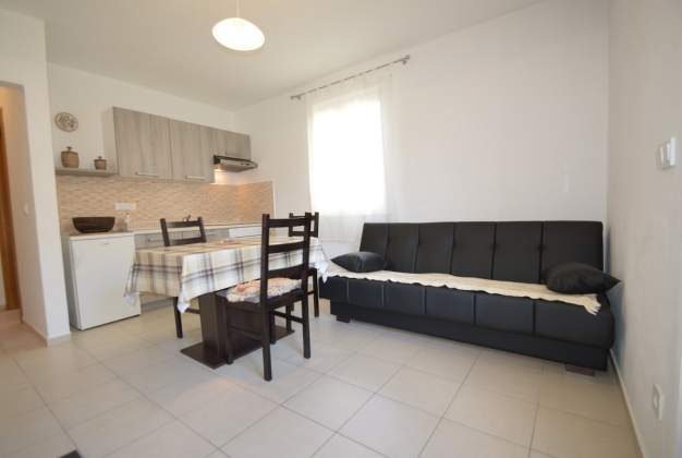 Apartment Duje 2 - Near the beach, with a terrace, ideal for a couple, Artatore, Mali Lošinj
