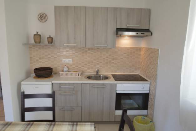 Apartment Duje 2 - Near the beach, with a terrace, ideal for a couple, Artatore, Mali Lošinj