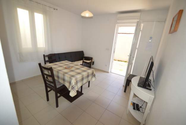 Apartment Duje 2 - Near the beach, with a terrace, ideal for a couple, Artatore, Mali Lošinj