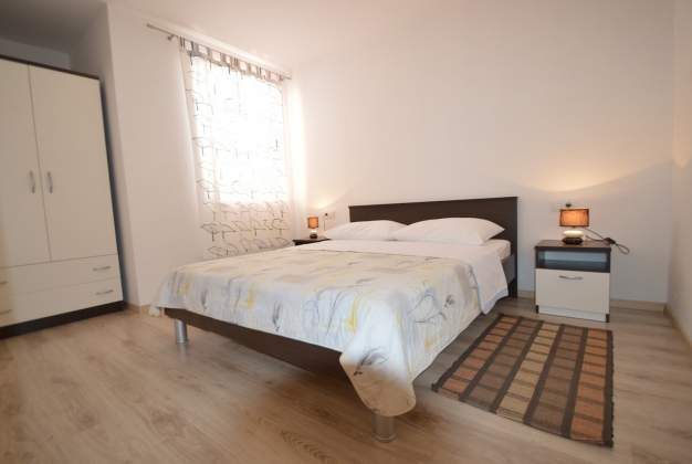 Apartment Duje 2 - Near the beach, with a terrace, ideal for a couple, Artatore, Mali Lošinj