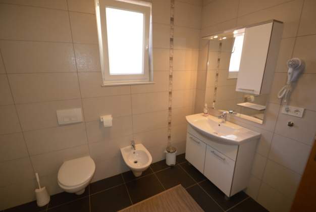 Apartment Duje 2 - Near the beach, with a terrace, ideal for a couple, Artatore, Mali Lošinj
