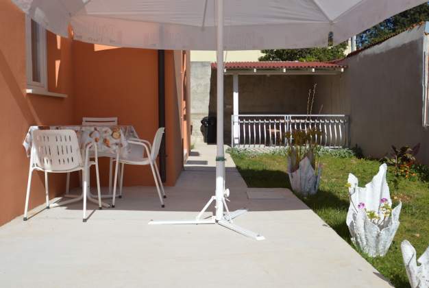 Apartment Duje 2 - Near the beach, with a terrace, ideal for a couple, Artatore, Mali Lošinj