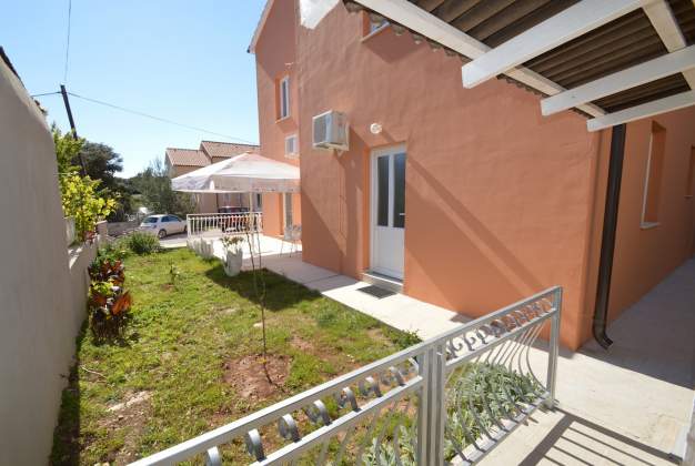 Apartment Duje 2 - Near the beach, with a terrace, ideal for a couple, Artatore, Mali Lošinj