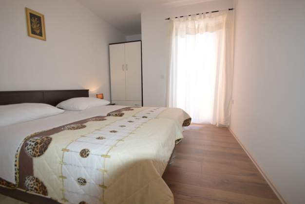 Apartment Duje 3 - Spacious stay near beach, terrace with BBQ in Artatore, Mali Lošinj