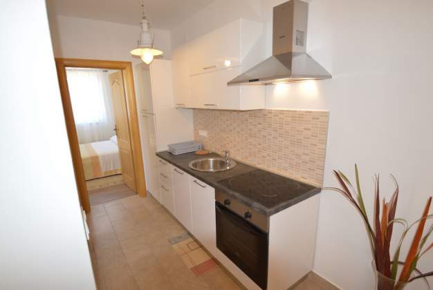Apartment Duje 4 - Perfect for 2 people, close to the beach, Mali Lošinj