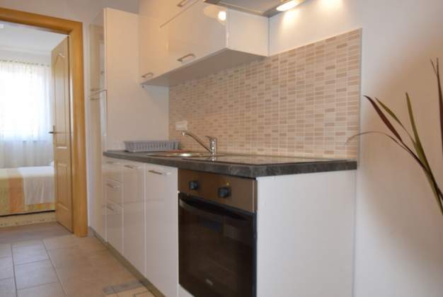 Apartment Duje 4 - Perfect for 2 people, close to the beach, Mali Lošinj